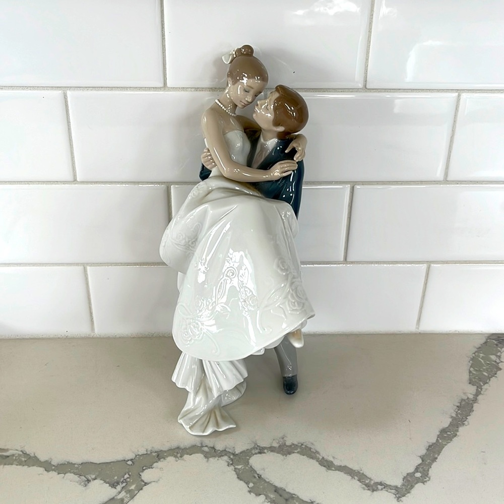 Lladro hand made Spain bride and groom